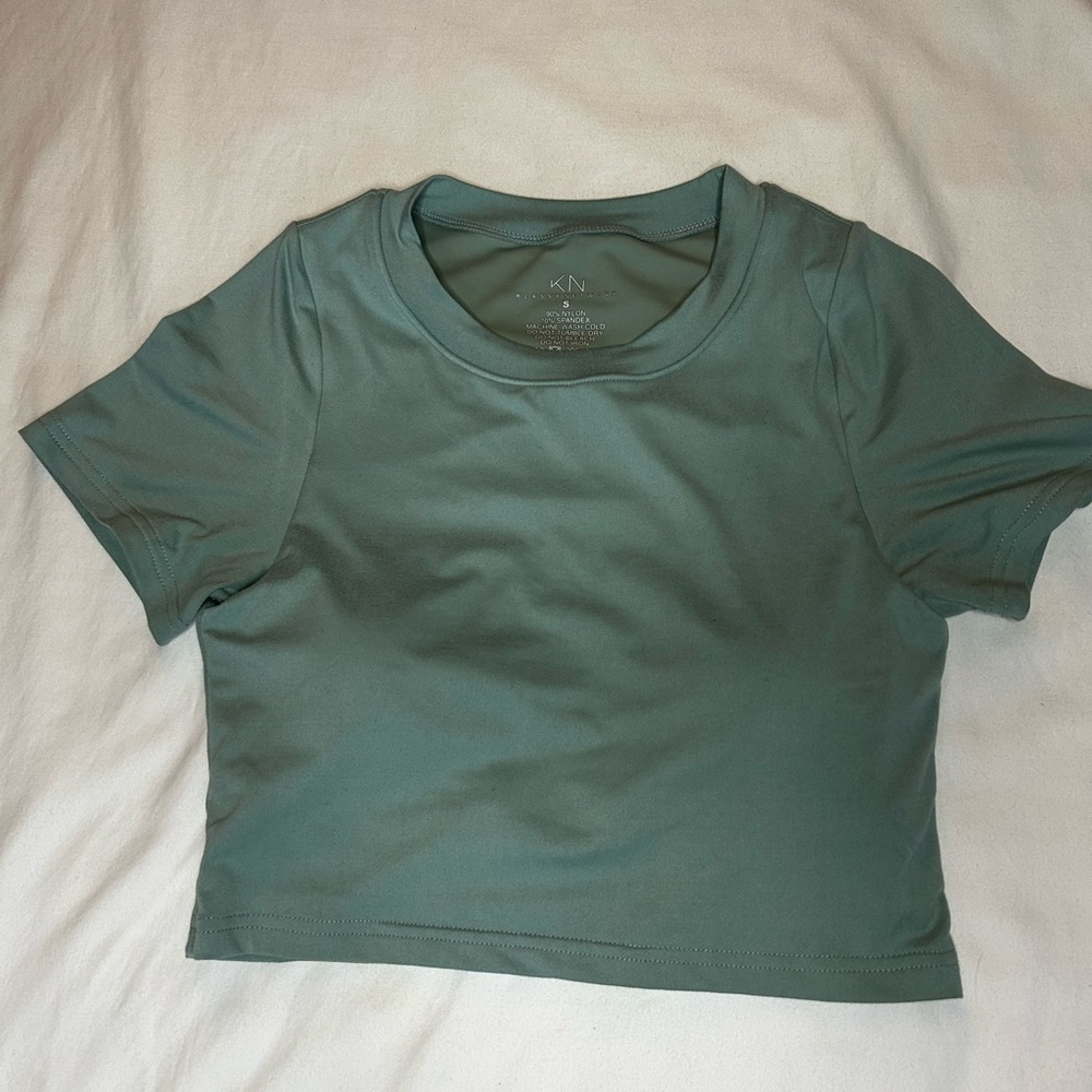 Klassy Network small mint crop tshirt brami